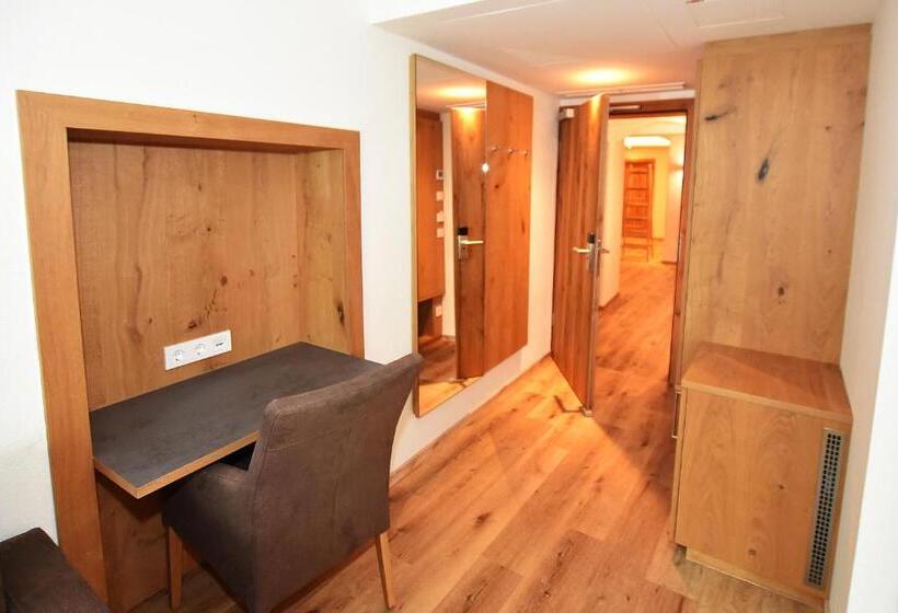 スタンダードトリプルルーム, Gasthof Lebzelter