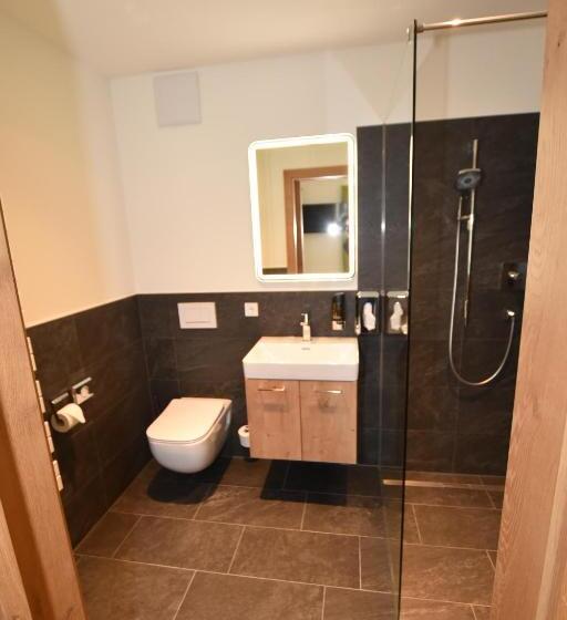 スタンダードトリプルルーム, Gasthof Lebzelter