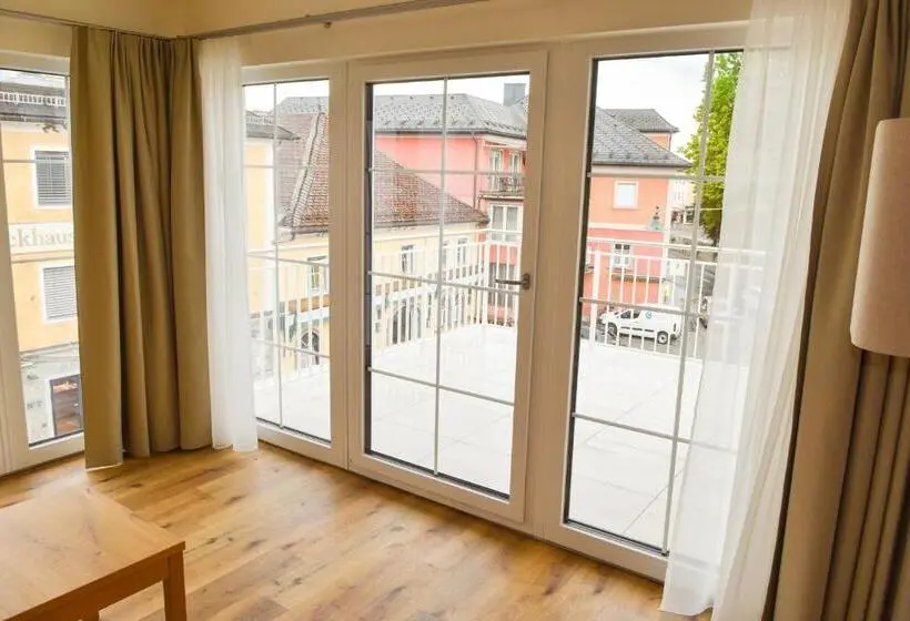 Huoneisto 1 Makuuhuone Parveke, Gasthof Lebzelter