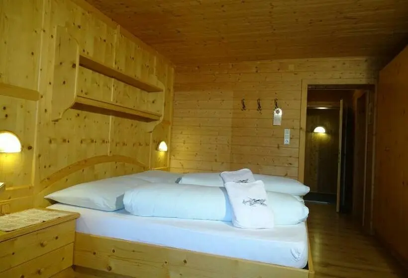 Standard Kolmen Hengen Huone, Gasthof Geierwallihof