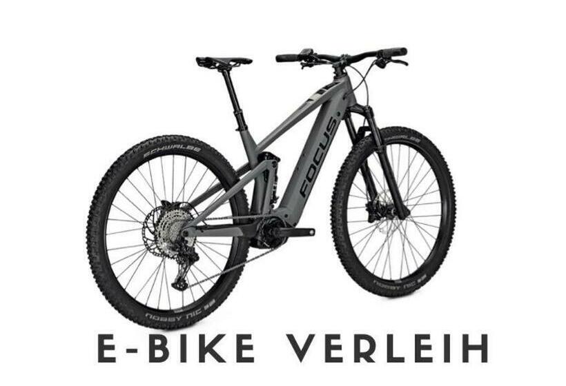 جناح, Georgi Schloss   Boutique