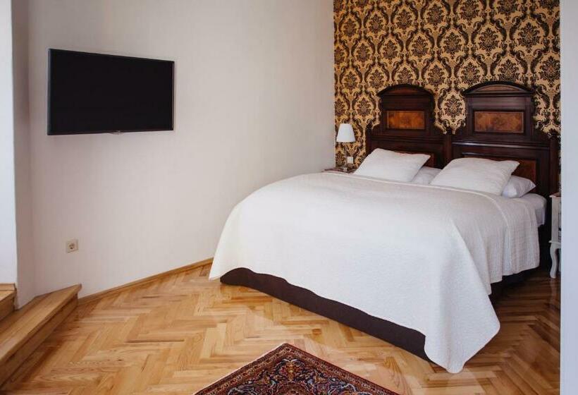 غرفة قياسية, Georgi Schloss   Boutique