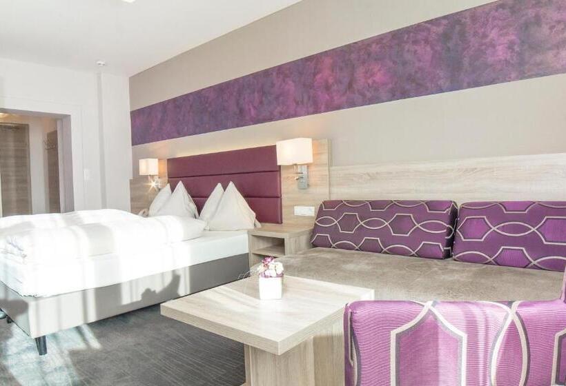 高级大房间, Neue Post