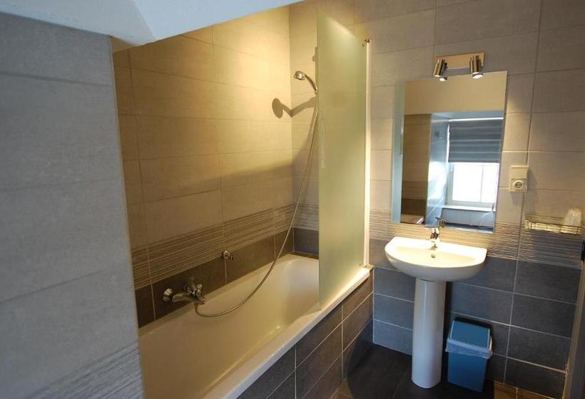 חדר סטנדרט לשלושה, Piano 2   Mont St Guibert   Louvain La Neuve