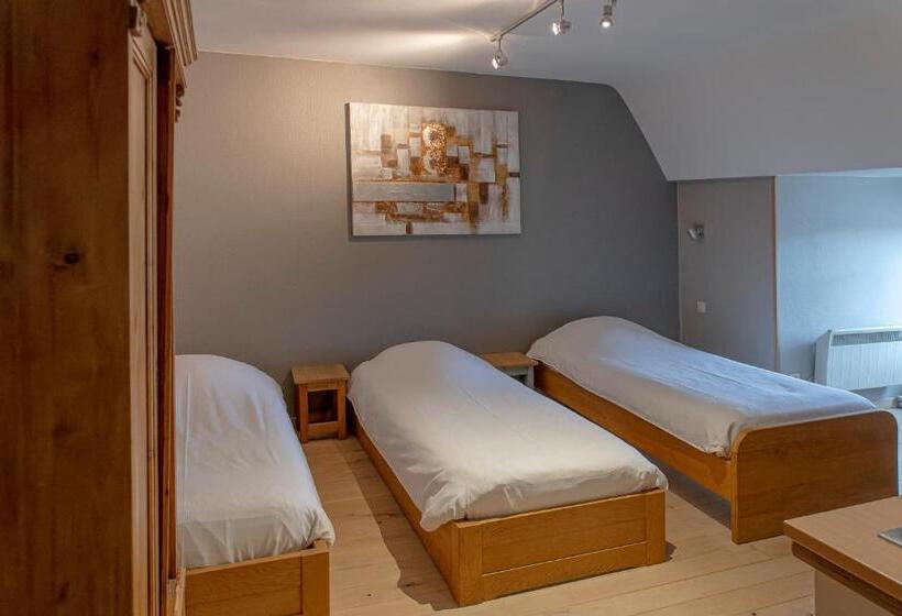 スタンダードトリプルルーム, Piano 2   Mont St Guibert   Louvain La Neuve