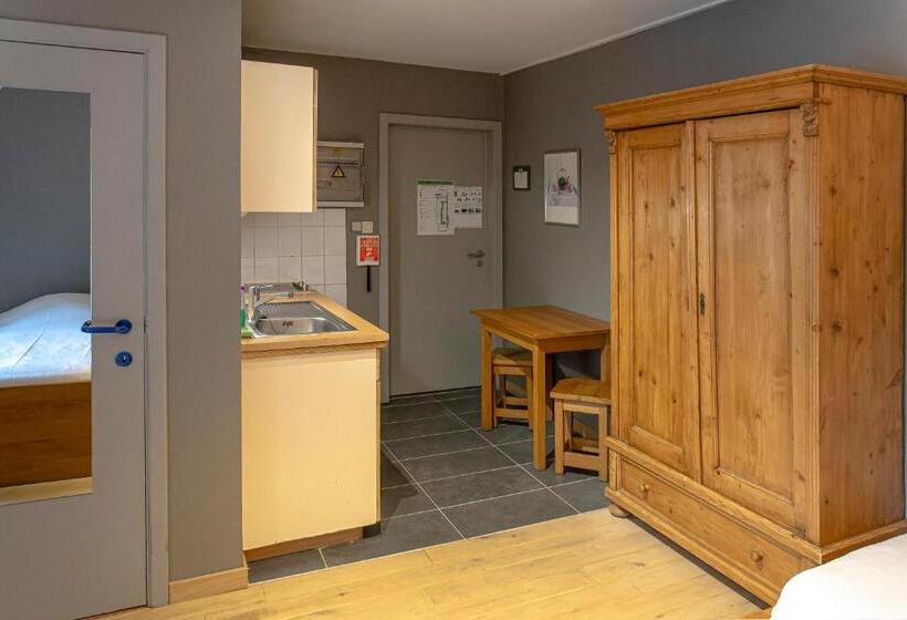 スタンダードトリプルルーム, Piano 2   Mont St Guibert   Louvain La Neuve