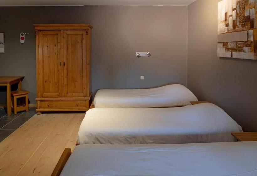 スタンダードトリプルルーム, Piano 2   Mont St Guibert   Louvain La Neuve