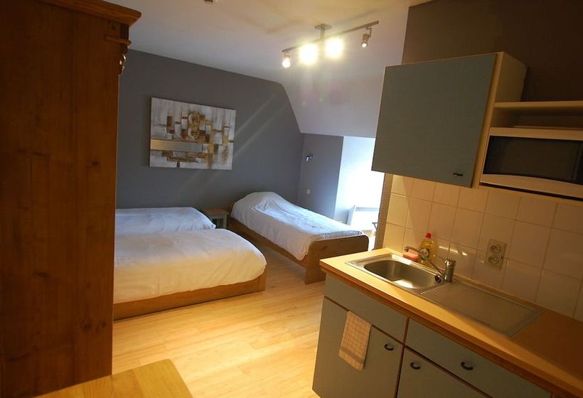 Номер Стандарт Трехместный, Piano 2   Mont St Guibert   Louvain La Neuve