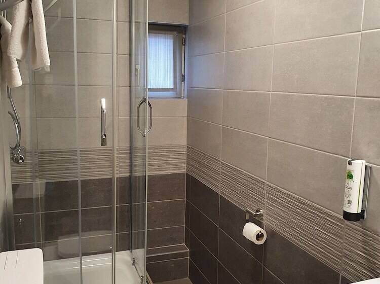 חדר סטנדרט עם טרסה, Piano 2   Mont St Guibert   Louvain La Neuve