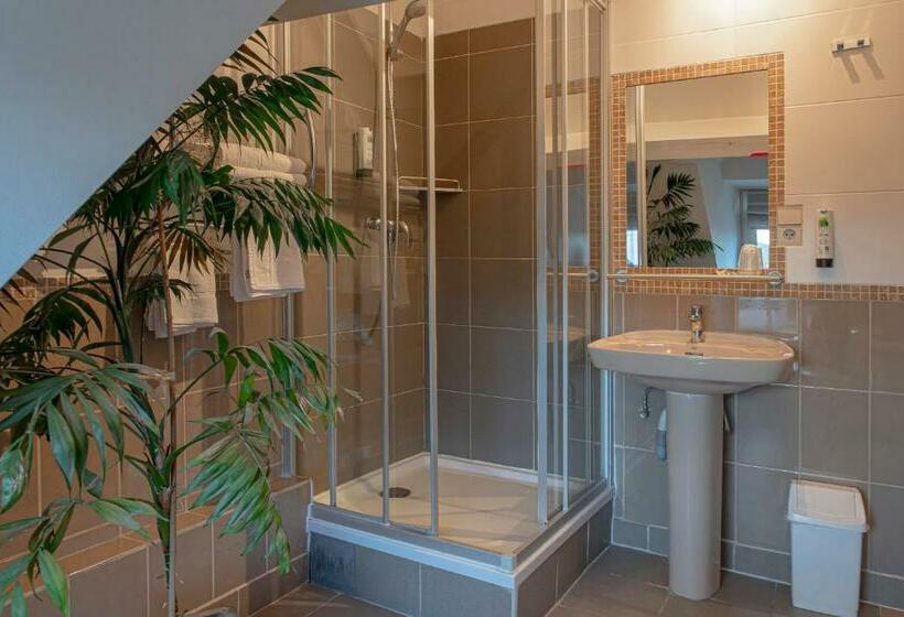Номер Стандарт, Piano 2   Mont St Guibert   Louvain La Neuve