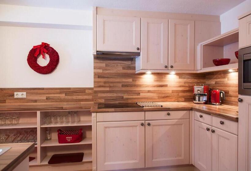 آپارتمان 1 خوابه با چشم‌انداز, Schweiger