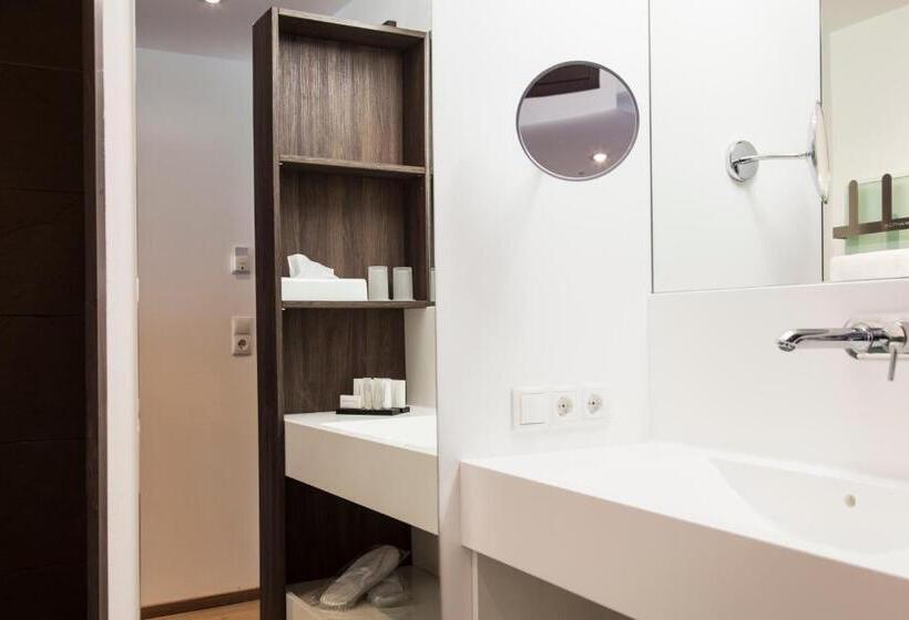 اتاق سوپریور سه تخته, Schweiger