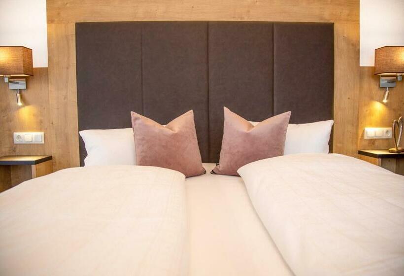 Номер Стандарт, St. Nikolaus