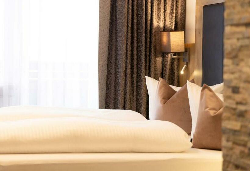 Номер Стандарт, St. Nikolaus