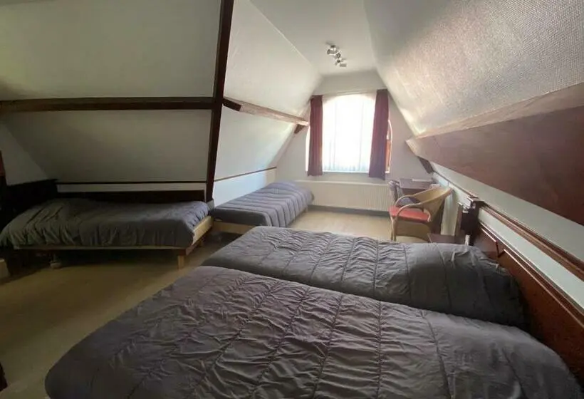 Perhehuone, Vakantiecentrum Zeelinde