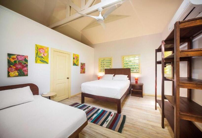 Apartamento 2 Dormitorios con Jardín, Puerta Azul