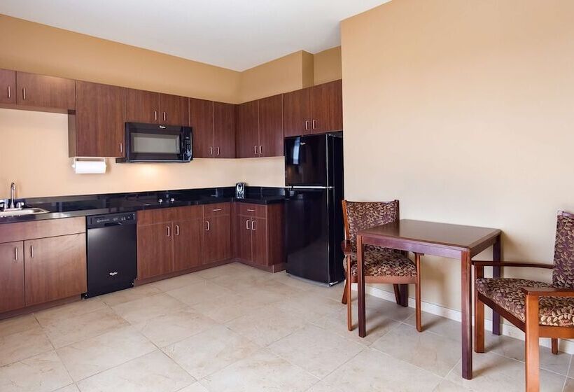 جناح, Best Western Plus Hudson Hotel & Suites