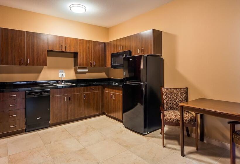 جناح, Best Western Plus Hudson Hotel & Suites