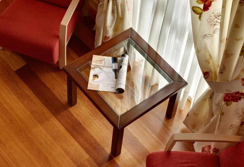 סוויטה משפחתית, Atalaia