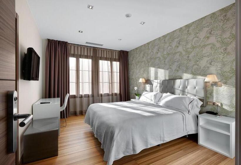 高级大房间, Atalaia