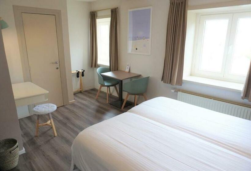 סוויטת ג'וניור, Bon Accueil