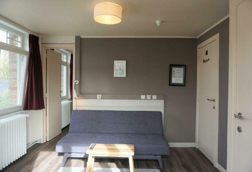 סוויטת ג'וניור, Bon Accueil