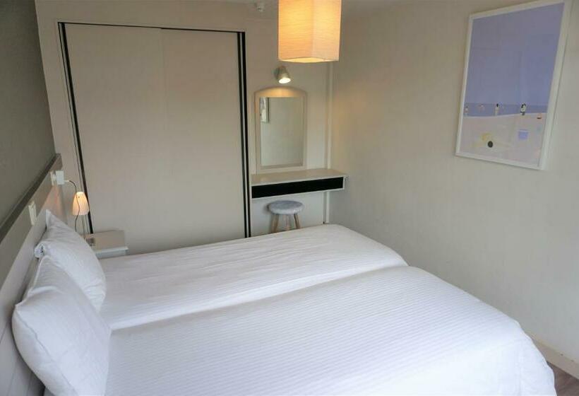 סוויטת ג'וניור, Bon Accueil