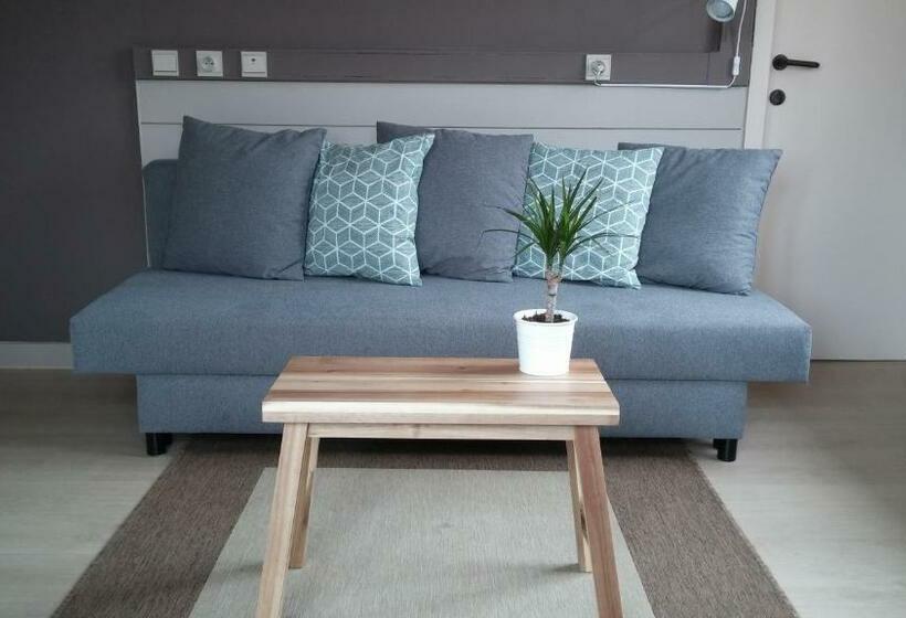 סוויטת ג'וניור, Bon Accueil