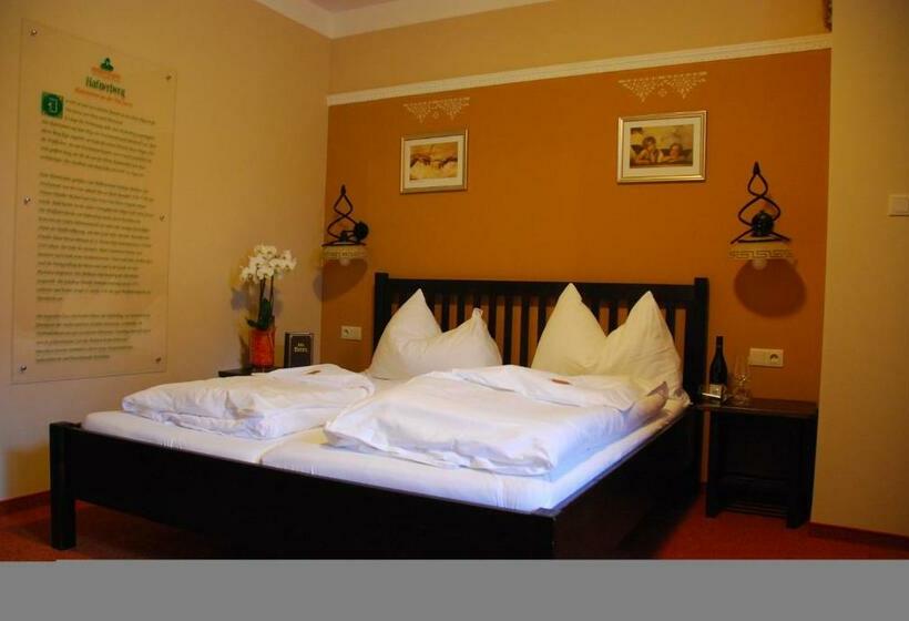 اتاق خانوادگی, Magnus Klause