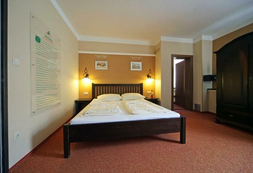 اتاق خانوادگی, Magnus Klause