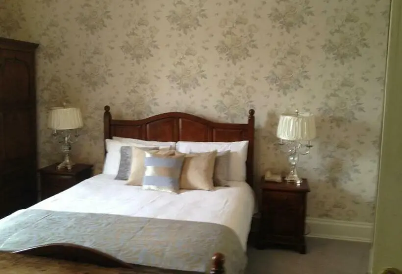 Standard-huone, Raheen House