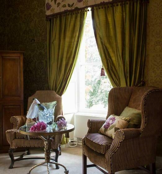 חדר סטנדרט, Raheen House