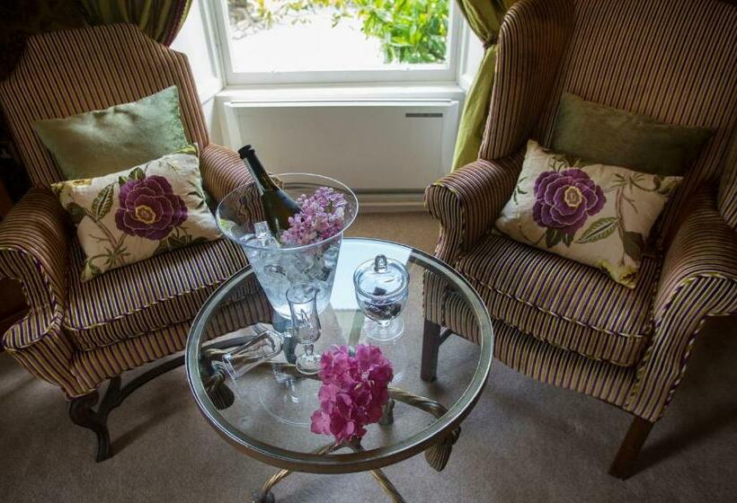 חדר סטנדרט, Raheen House