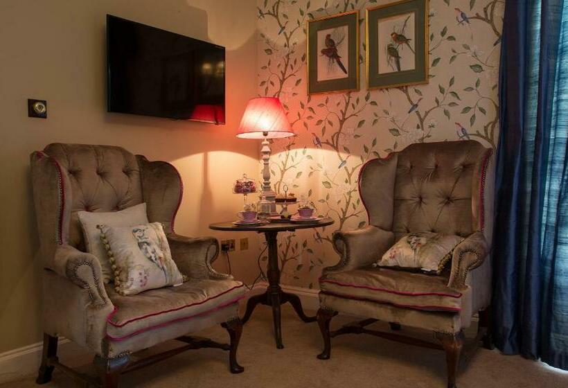 חדר סטנדרט, Raheen House