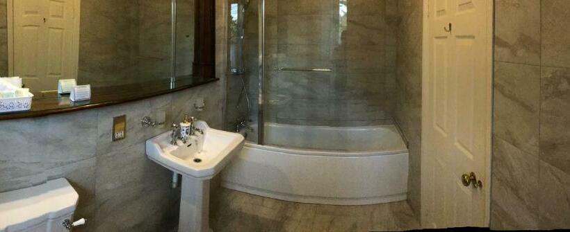 חדר סטנדרט, Raheen House