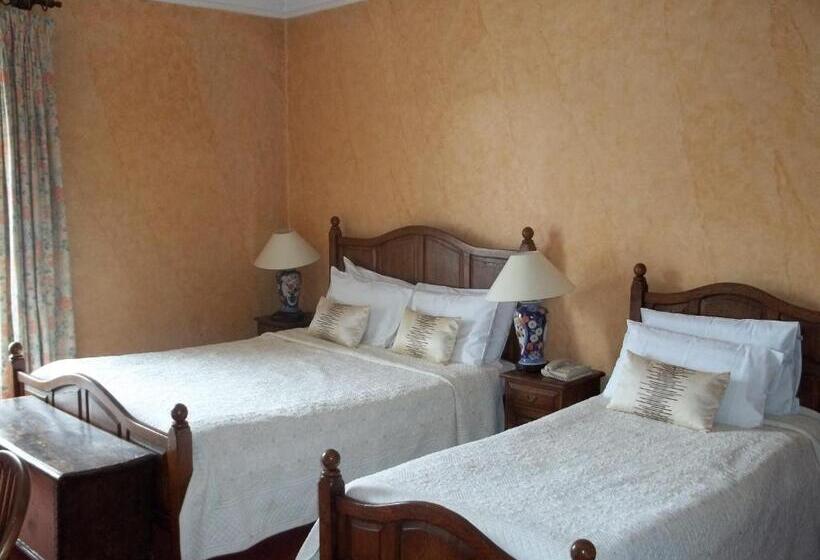 חדר סטנדרט, Raheen House