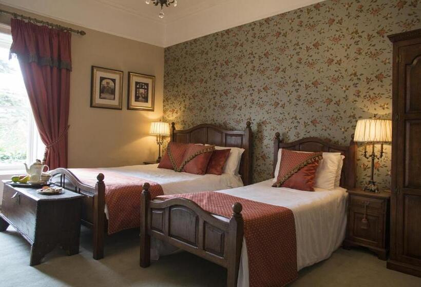 חדר סטנדרט, Raheen House