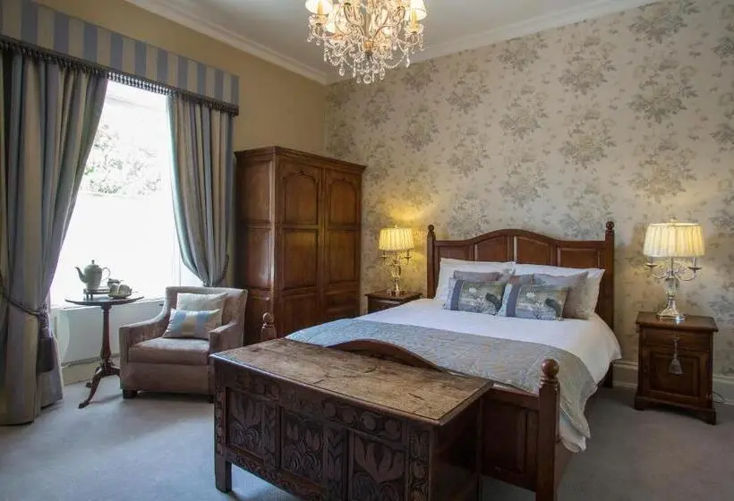 Standard Yhden Hengen Huone, Raheen House