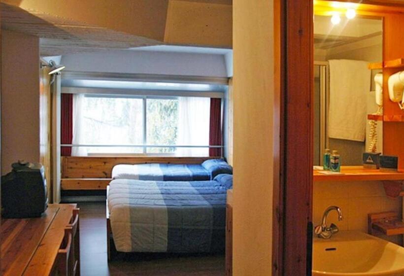 חדר סטנדרט לשלושה, Th 1400