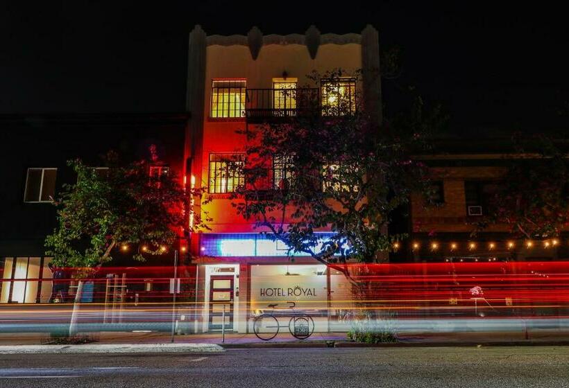 Standard Værelse, Royal