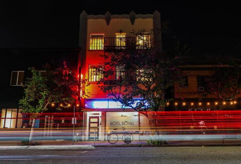 Standard Studio, Royal