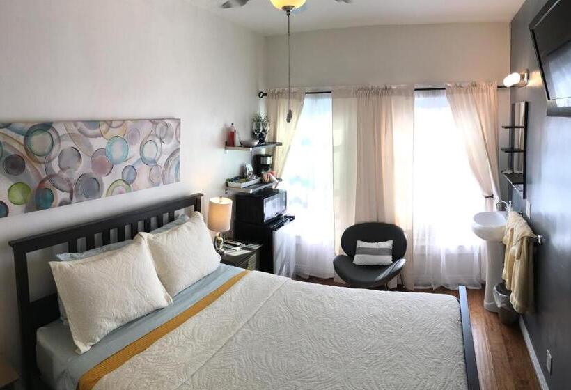 Standard Studio, Royal