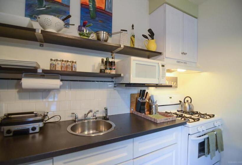 Standard Studio, Royal