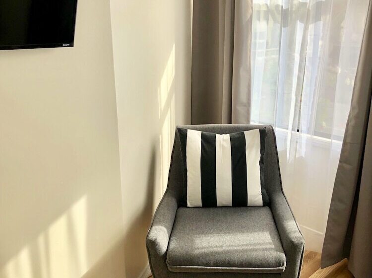 Номер Deluxe, Royal