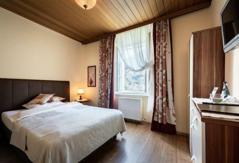 Номер Стандарт, Schloss Mitterhart