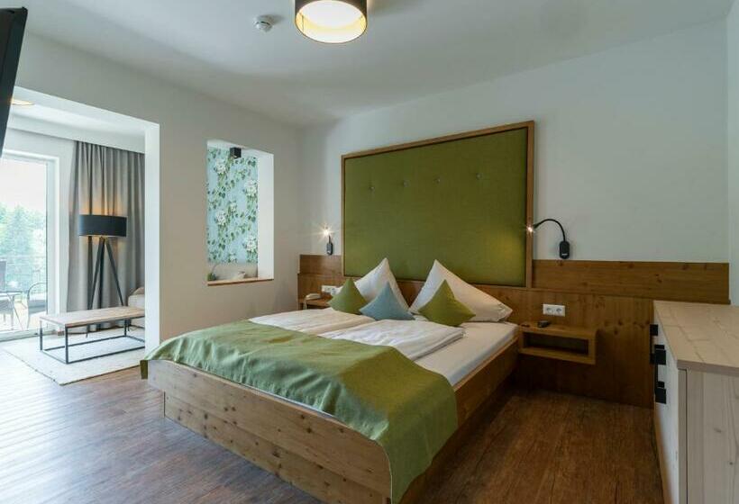 Perhehuone, Streklhof