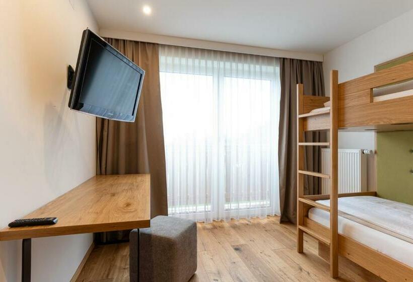 Perhehuone, Streklhof