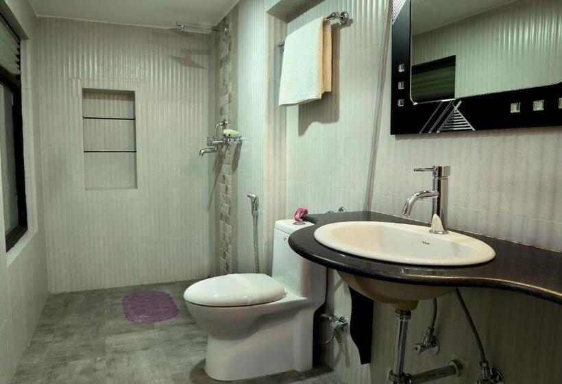 اتاق لوکس خانوادگی, Taleju Boutique