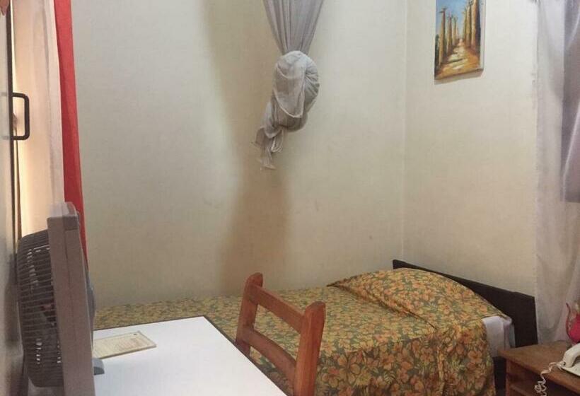 اتاق استاندارد یک نفره, Tana Jacaranda