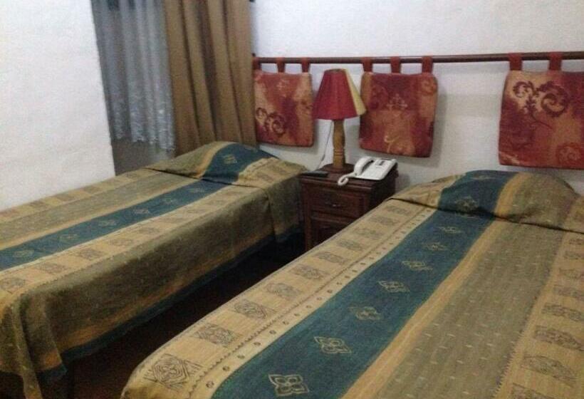 اتاق استاندارد, Tana Jacaranda